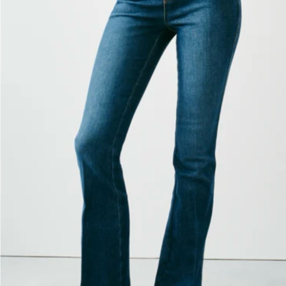 Spanx pull-on Flare Jeans 
Petite Small